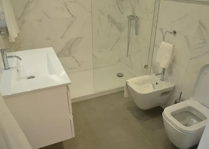 Edificio Charles 101 *