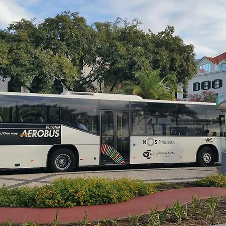 Edificio Charles 101 *