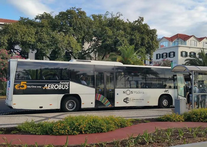 Edificio Charles 101 *