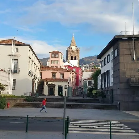 Edificio Charles 101 * Funchal (Madeira)