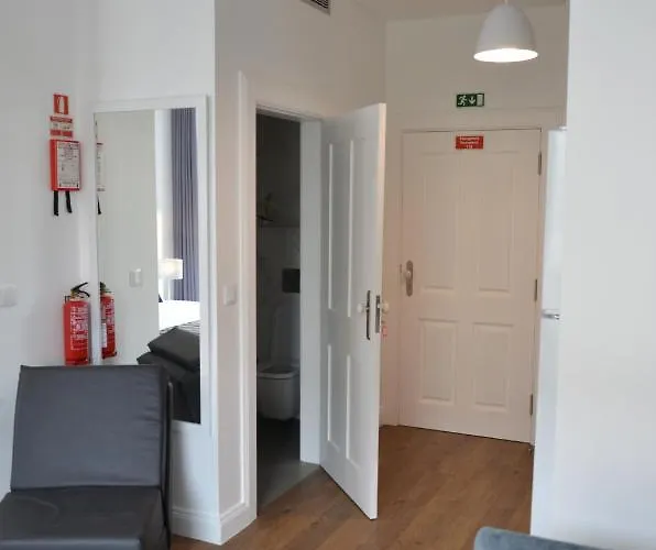 Edificio Charles 101 *