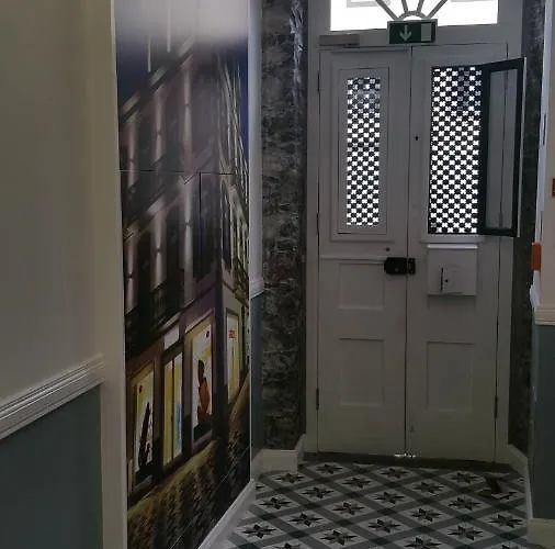 Edificio Charles 101 *